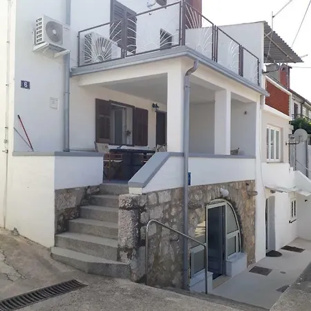 Lucija *