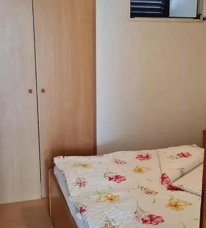 Apartment Lucija Punat